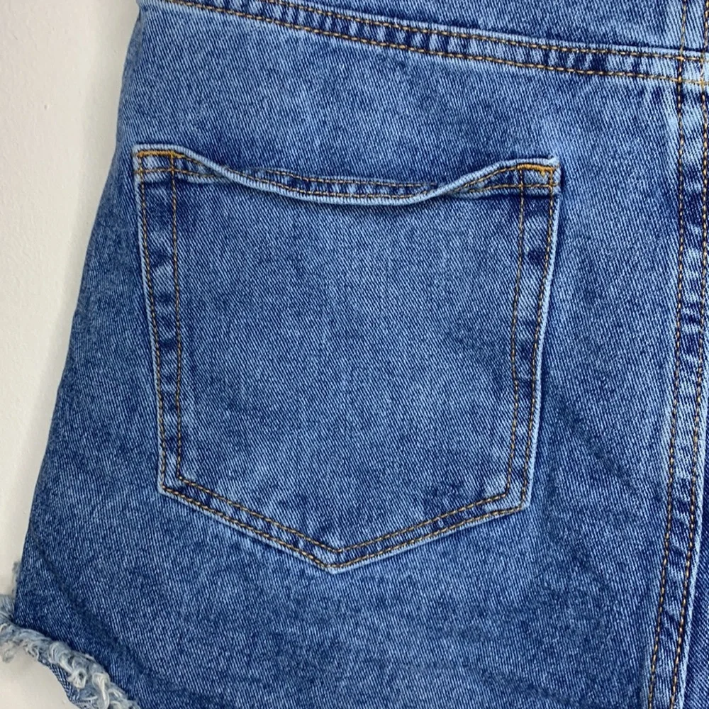 WILD FABLE Jean Shorts HIGH RISE SHORT Destroyed Hem Button Fly 5 Pocket 10